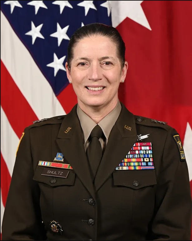 Gen. Laura J. Richardson and US Army Ladies J2%20Bio%20Photo